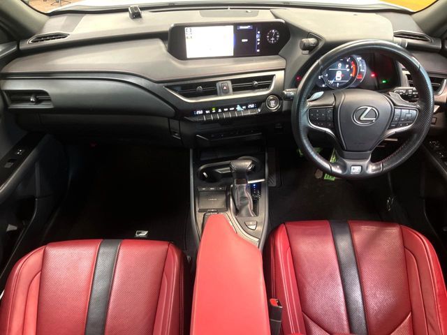 TOYOTA LEXUS UX200 2019