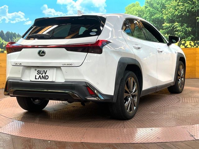 TOYOTA LEXUS UX200 2019