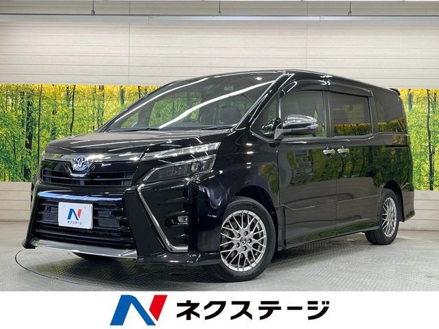 TOYOTA VOXY HYBRID 2021