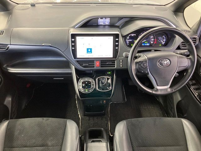 TOYOTA VOXY HYBRID 2021