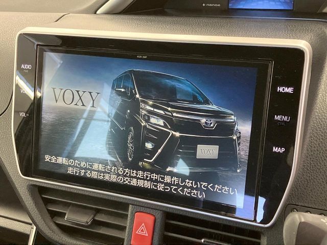TOYOTA VOXY HYBRID 2021