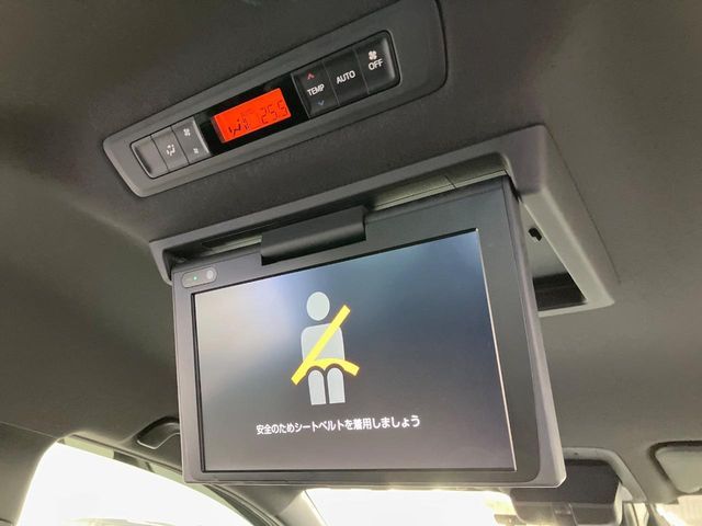 TOYOTA VOXY HYBRID 2021