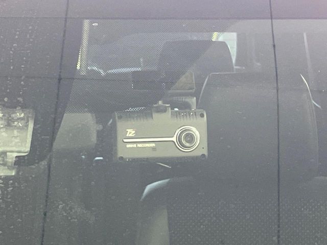 TOYOTA VOXY HYBRID 2021