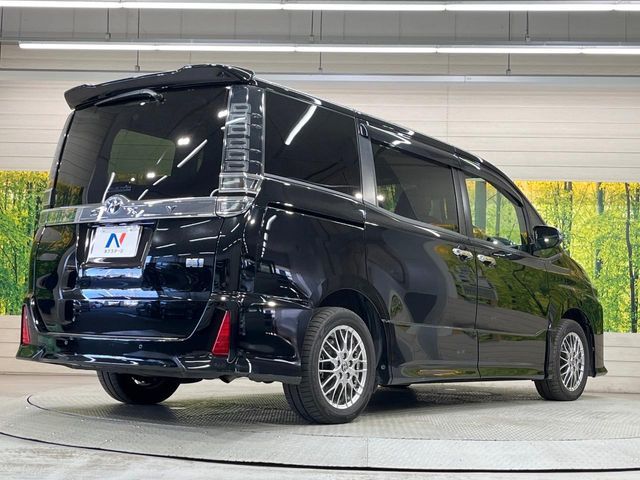 TOYOTA VOXY HYBRID 2021