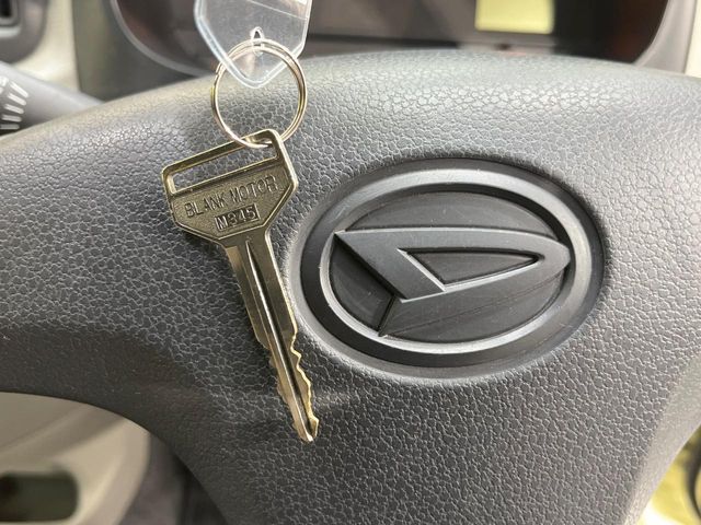 DAIHATSU MIRA e:S 2012