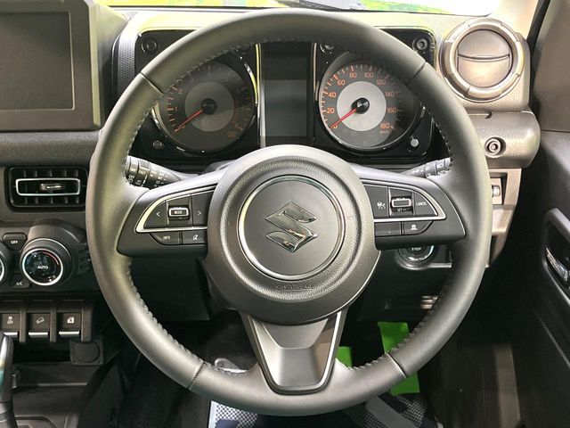 SUZUKI JIMNY NOMADE 2025