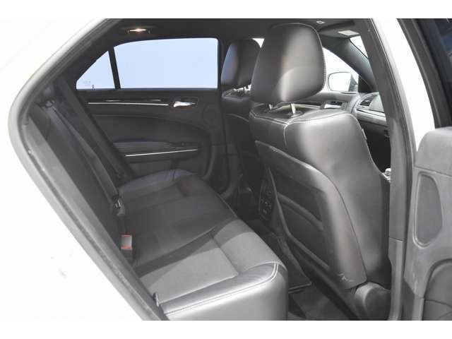 CHRYSLER CHRYSLER 300 2017