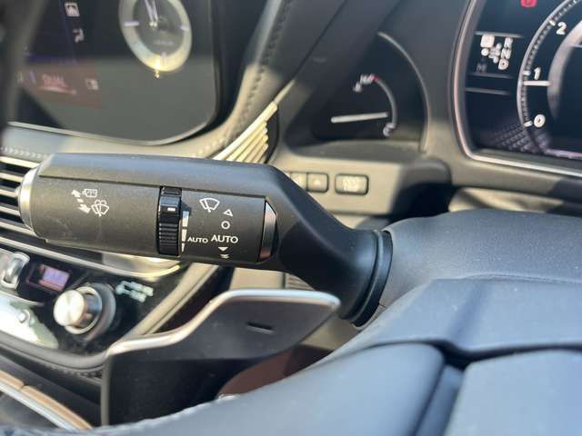 TOYOTA LEXUS LS500 2022