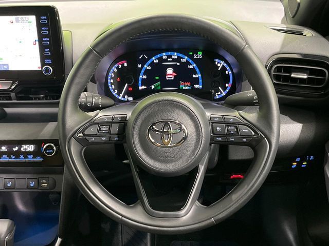 TOYOTA YARIS CROSS 2023