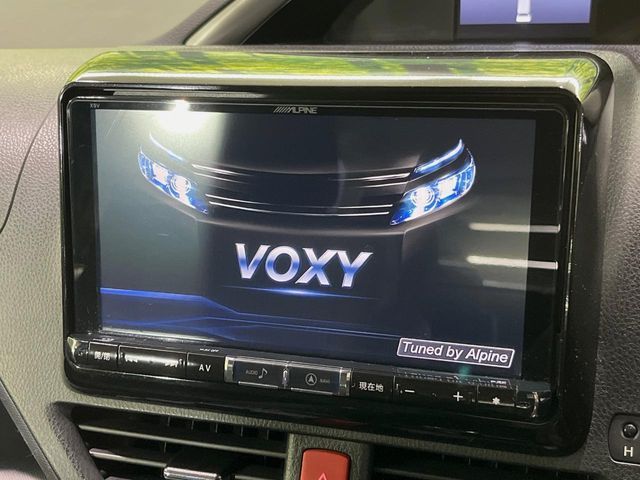 TOYOTA VOXY HYBRID 2016