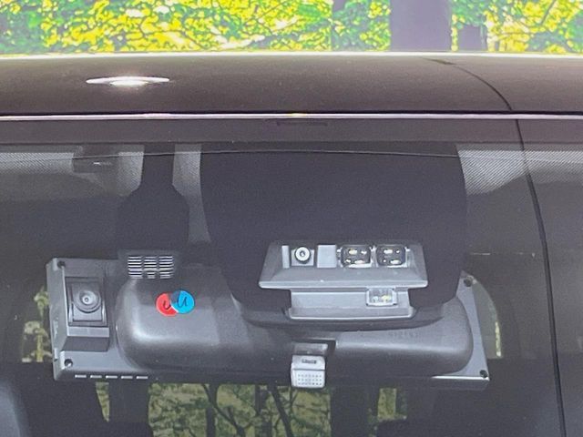 TOYOTA VOXY HYBRID 2016