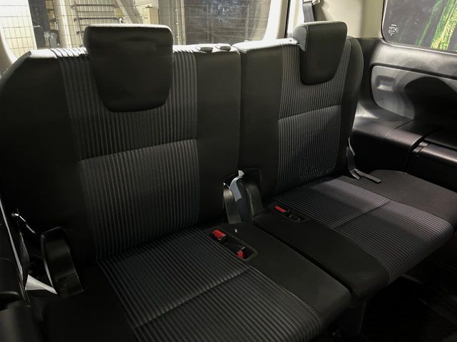 TOYOTA VOXY HYBRID 2016