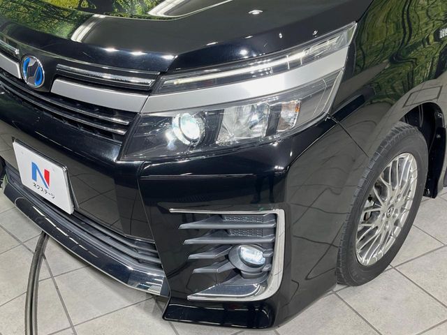 TOYOTA VOXY HYBRID 2016