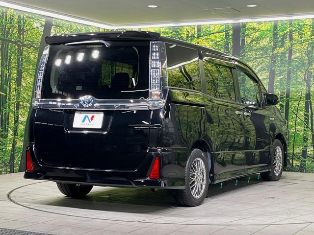 TOYOTA VOXY HYBRID 2016