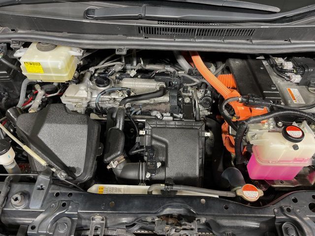 TOYOTA VOXY HYBRID 2016