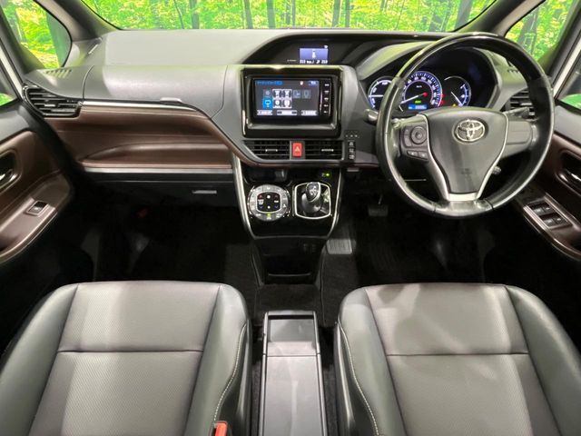 TOYOTA ESQUIRE HYBRID 2016