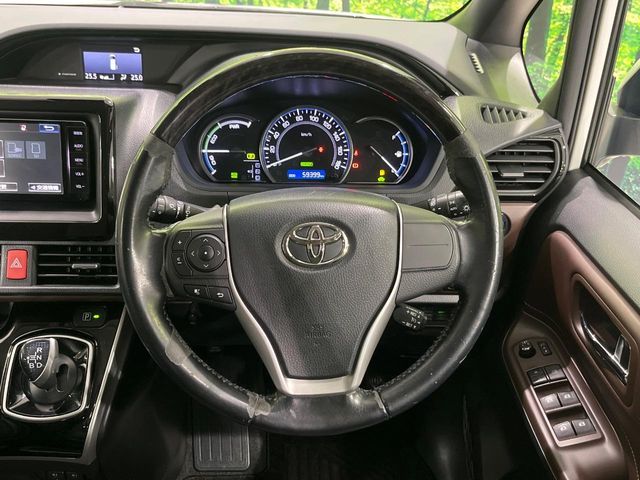TOYOTA ESQUIRE HYBRID 2016