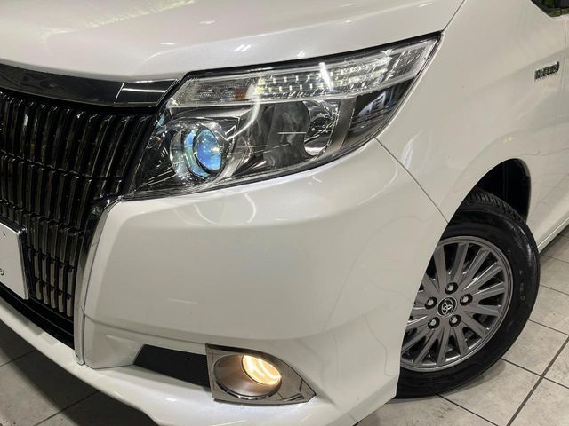 TOYOTA ESQUIRE HYBRID 2016