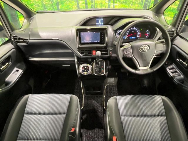 TOYOTA VOXY 2016
