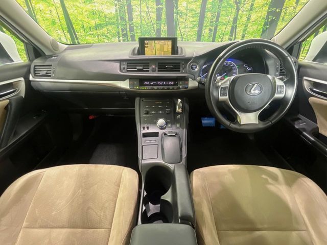 TOYOTA LEXUS CT200h 2011