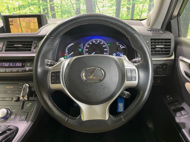 TOYOTA LEXUS CT200h 2011