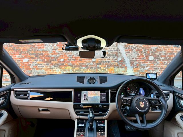 PORSCHE PORSCHE Macan 2023