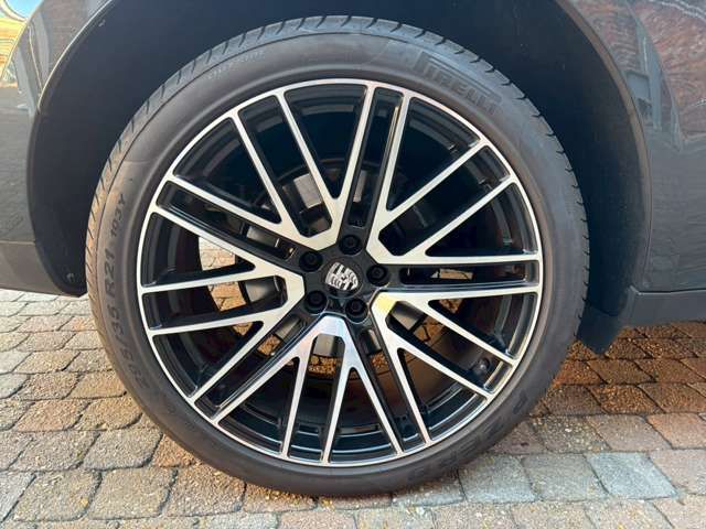 PORSCHE PORSCHE Macan 2023