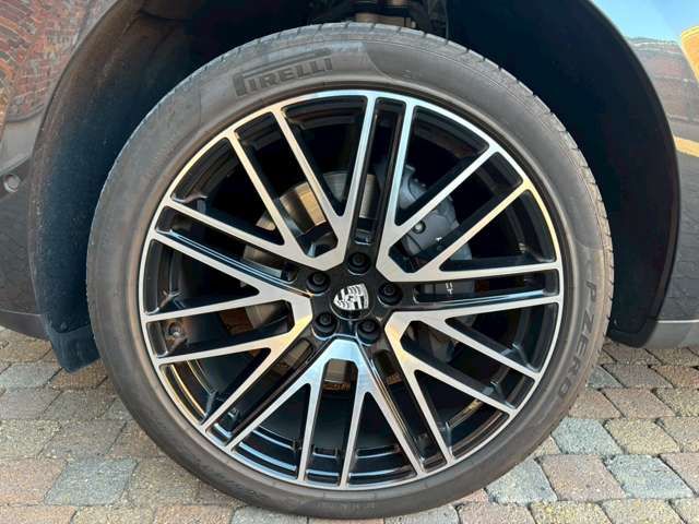 PORSCHE PORSCHE Macan 2023