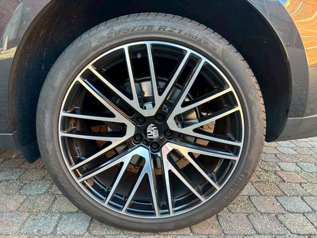 PORSCHE PORSCHE Macan 2023