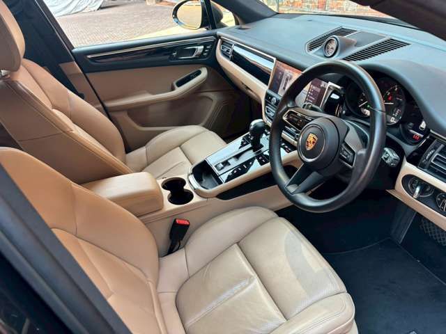 PORSCHE PORSCHE Macan 2023
