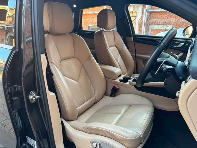 PORSCHE PORSCHE Macan 2023