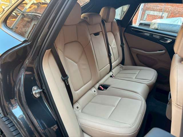 PORSCHE PORSCHE Macan 2023