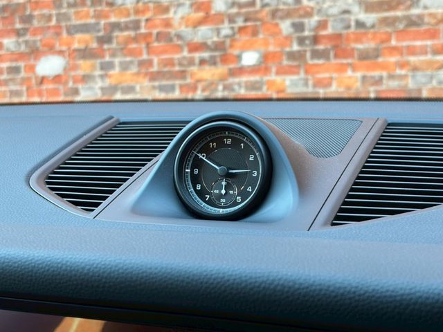 PORSCHE PORSCHE Macan 2023