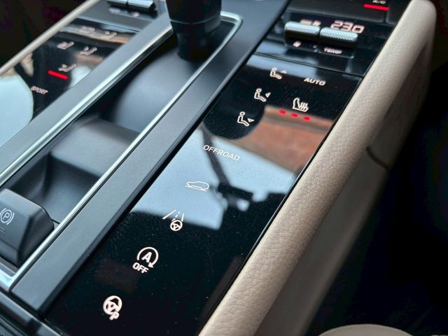 PORSCHE PORSCHE Macan 2023