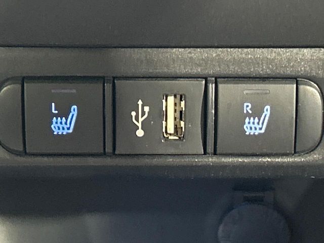 TOYOTA YARIS HYBRID 2021