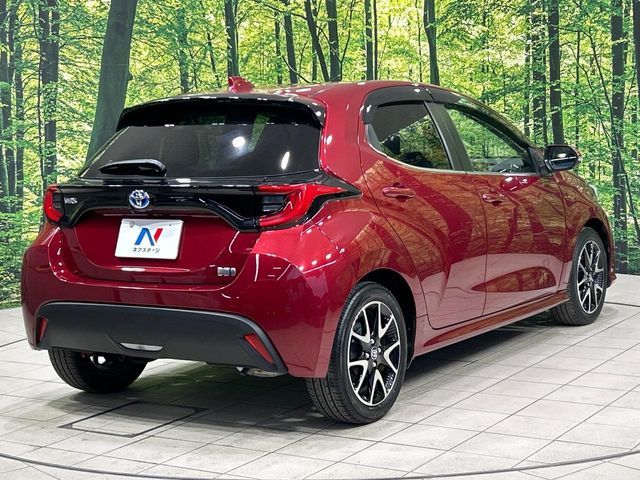 TOYOTA YARIS HYBRID 2021