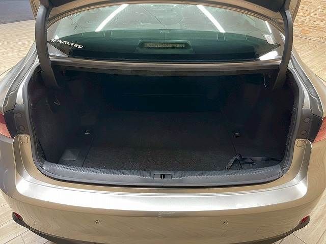 TOYOTA LEXUS IS300h 2013