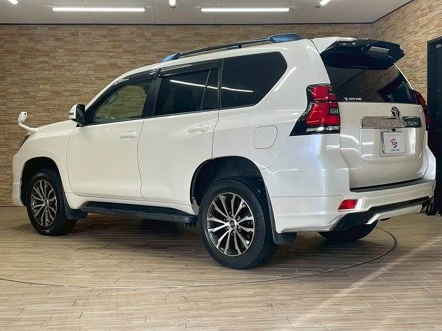 TOYOTA LANDCRUISER PRADO 2019