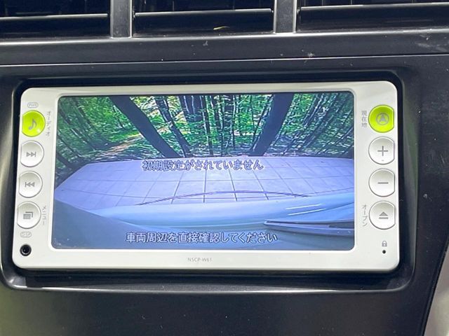 TOYOTA PRIUS Alpha 2012