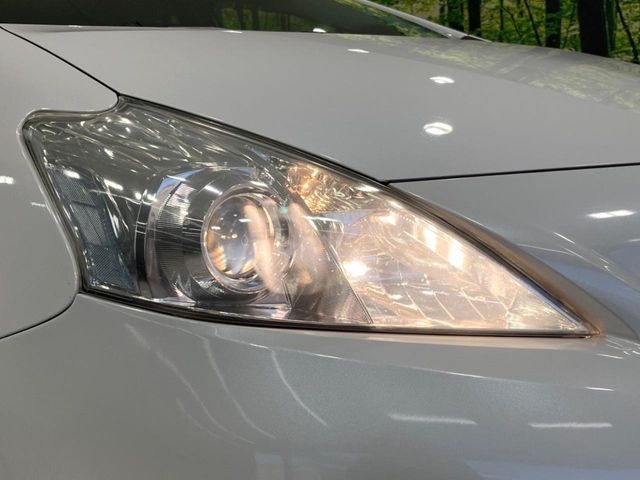 TOYOTA PRIUS Alpha 2012