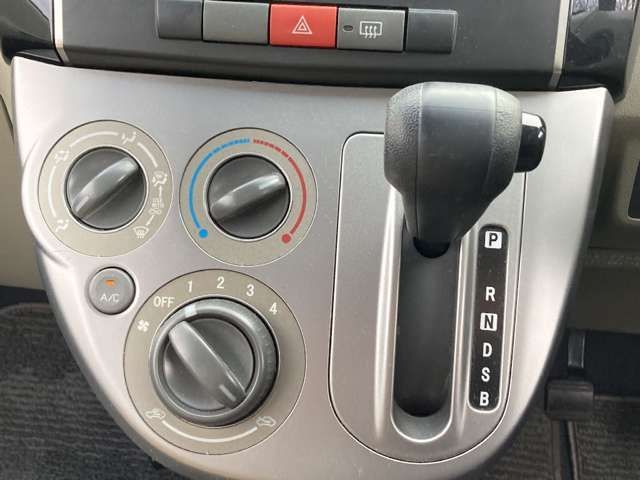 DAIHATSU MIRA 4WD 2013