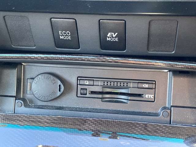 TOYOTA CAMRY HYBRID 2011