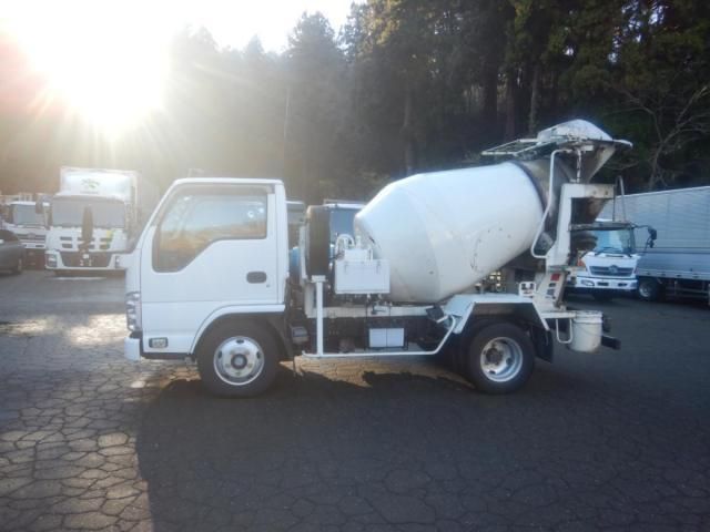 NISSAN DIESEL CONDOR 2012