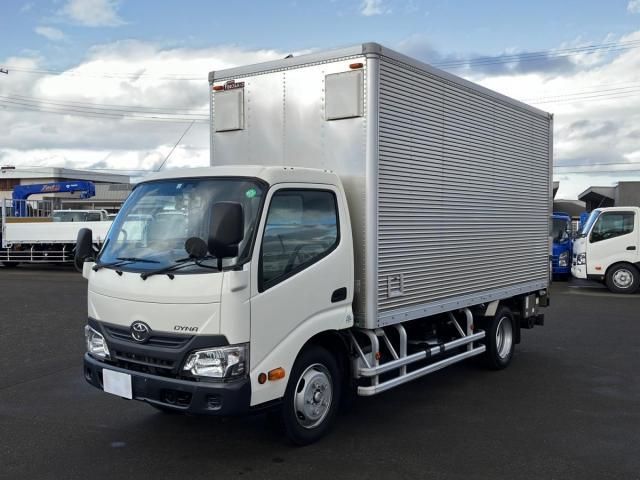 TOYOTA DYNA 2018