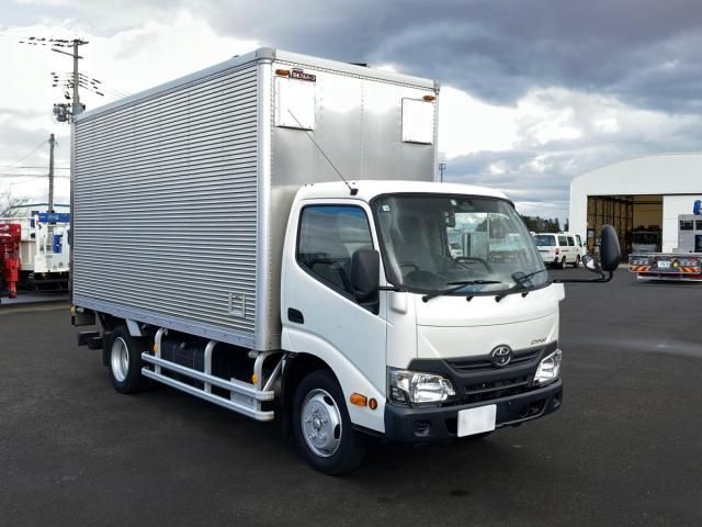 TOYOTA DYNA 2018