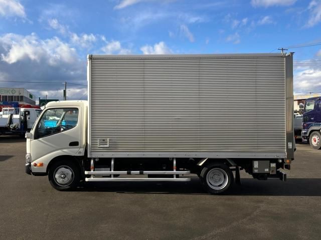 TOYOTA DYNA 2018