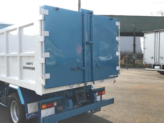 MITSUBISHI CANTER 2022