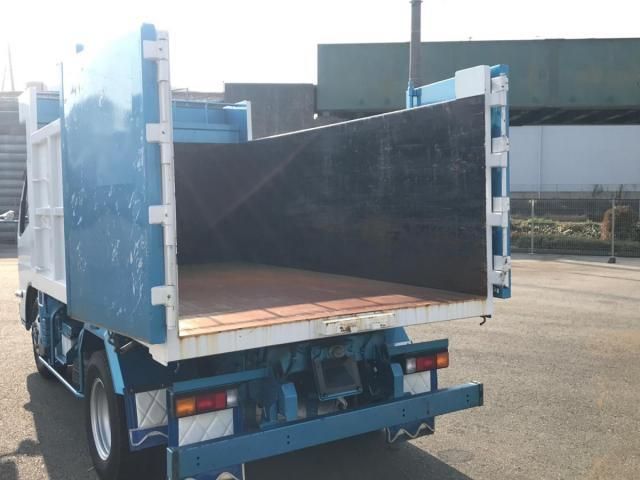 MITSUBISHI CANTER 2022