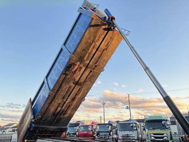 NISSAN DIESEL Quon 2016