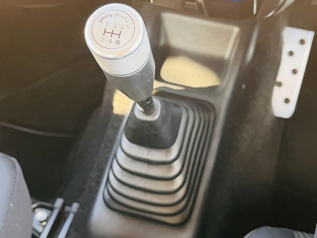 SUZUKI JIMNY 4WD 2012